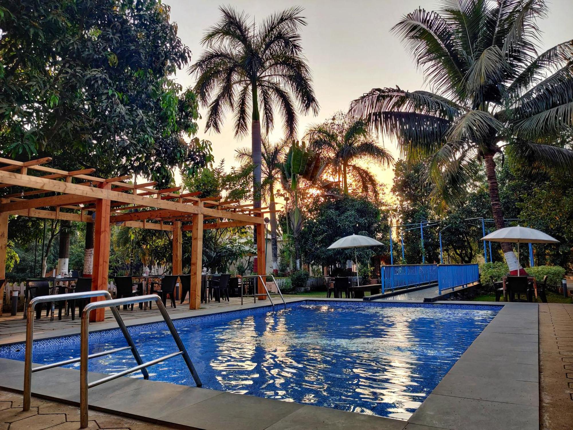 Pushp Vatika Resort & Lawns Navi Mumbai Exterior photo